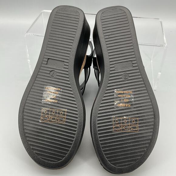 New Journee Collection Women’s Bianca Wedge Sandals Black Size 7 - Picture 11 of 11